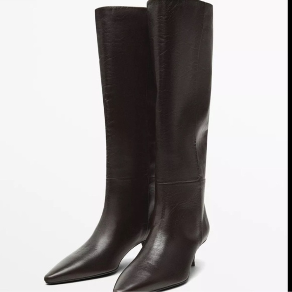 Elegant Black Knee-High Leather Boots brown